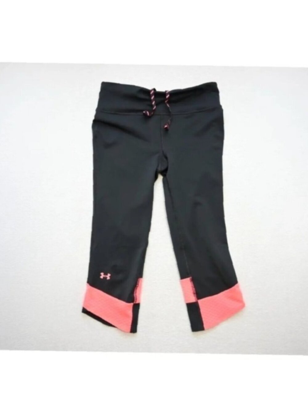 Under Armour HeatGear Compression Capri Leggings XS Pink Ribbon Breast Cancer - Picture 1 of 8